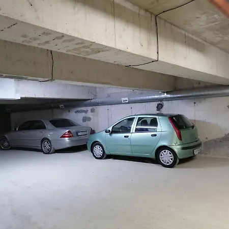 даскала с паркомясто Appartamento Burgas